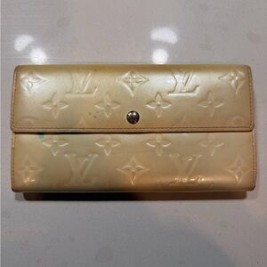 Louis Vuitton Sarah Wallet Monogram Vernis Pearl Ivory Patent